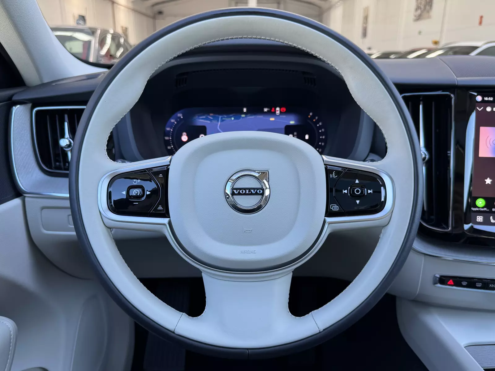 Volvo XC60 2.0 B5 Mild Hybrid 249cv AWD Plus Dark 249 CV Automático