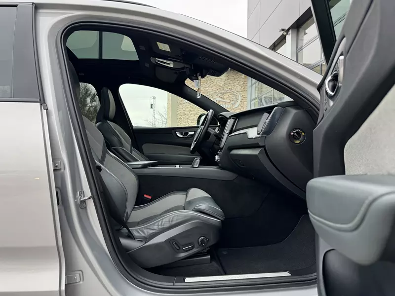 Volvo XC60 2.0 T6 AWD Recharge R-Design Auto 341 CV Automático