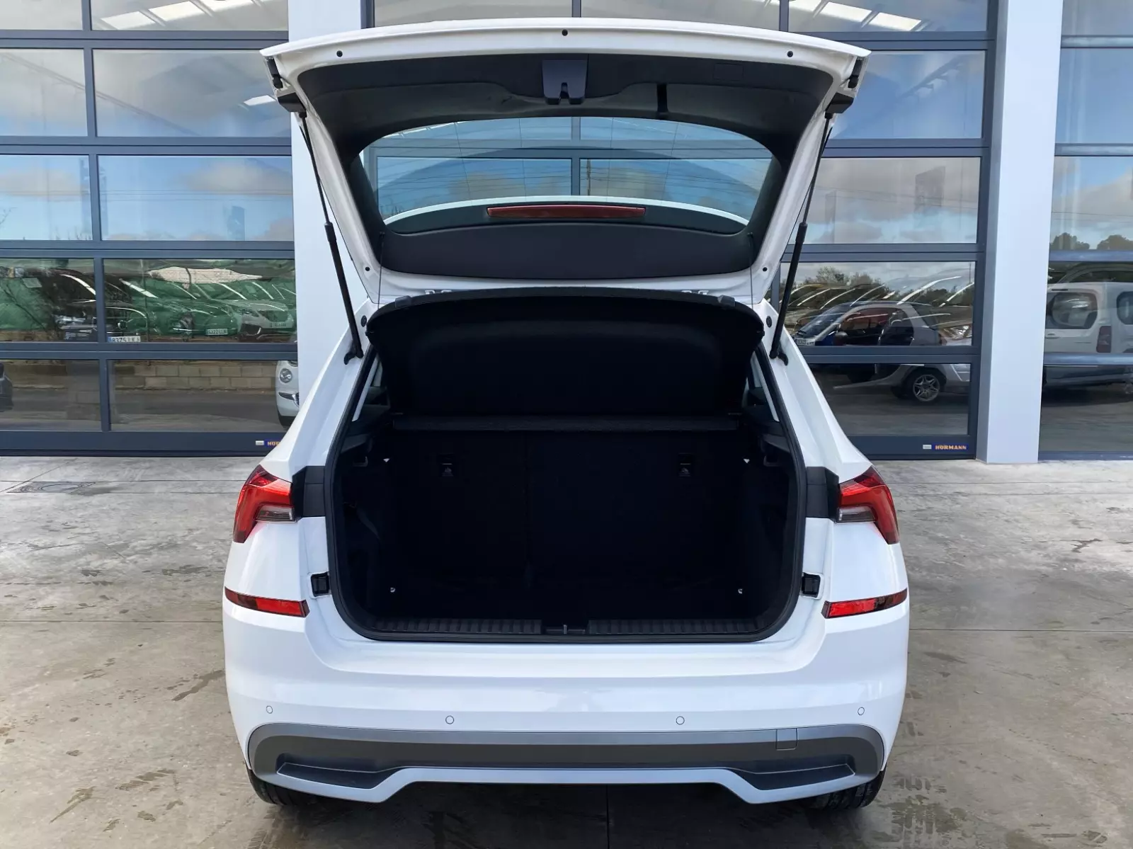 SKODA Kamiq 1.0 TSI 110cv DSG Ambition 110 CV Automático