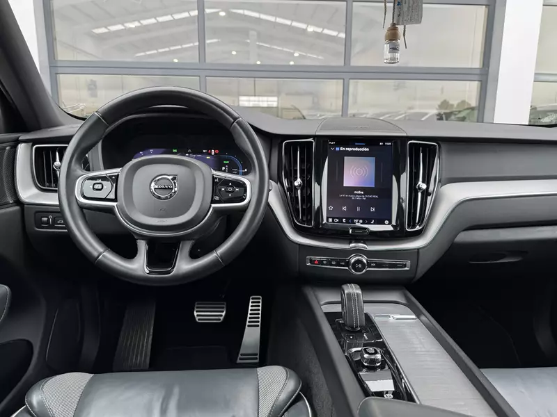 Volvo XC60 2.0 T6 AWD Recharge R-Design Auto 341 CV Automático