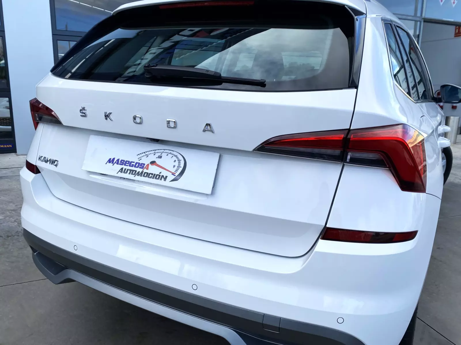 SKODA Kamiq 1.0 TSI 110cv DSG Ambition 110 CV Automático