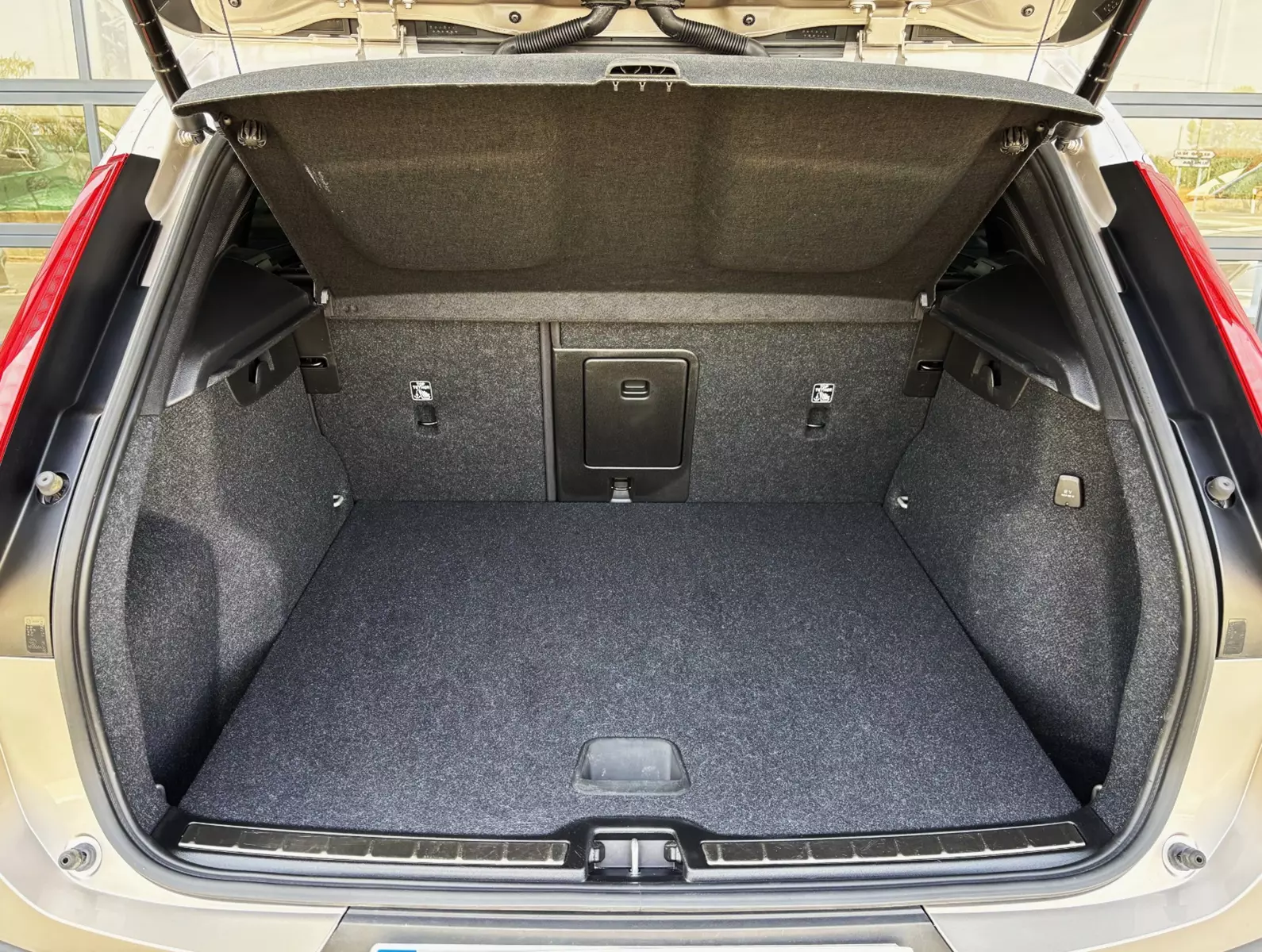 Volvo  XC40 1.5 T5 Recharge PHEV 262cv Plus Bright Auto 262 CV Automático