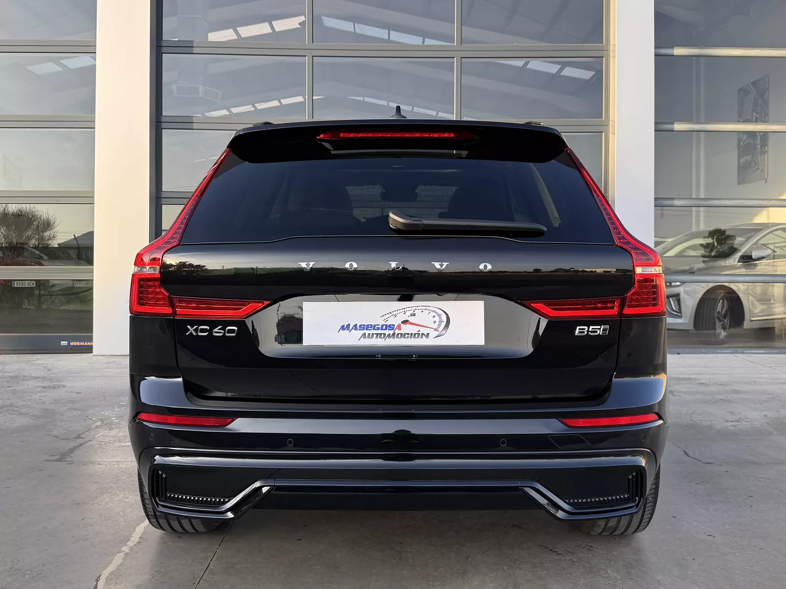 Volvo XC60 2.0 B5 Mild Hybrid 249cv AWD Plus Dark 249 CV Automático
