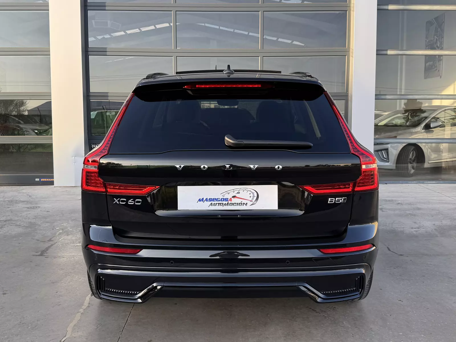 Volvo XC60 2.0 B5 Mild Hybrid 249cv AWD Plus Dark 249 CV Automático