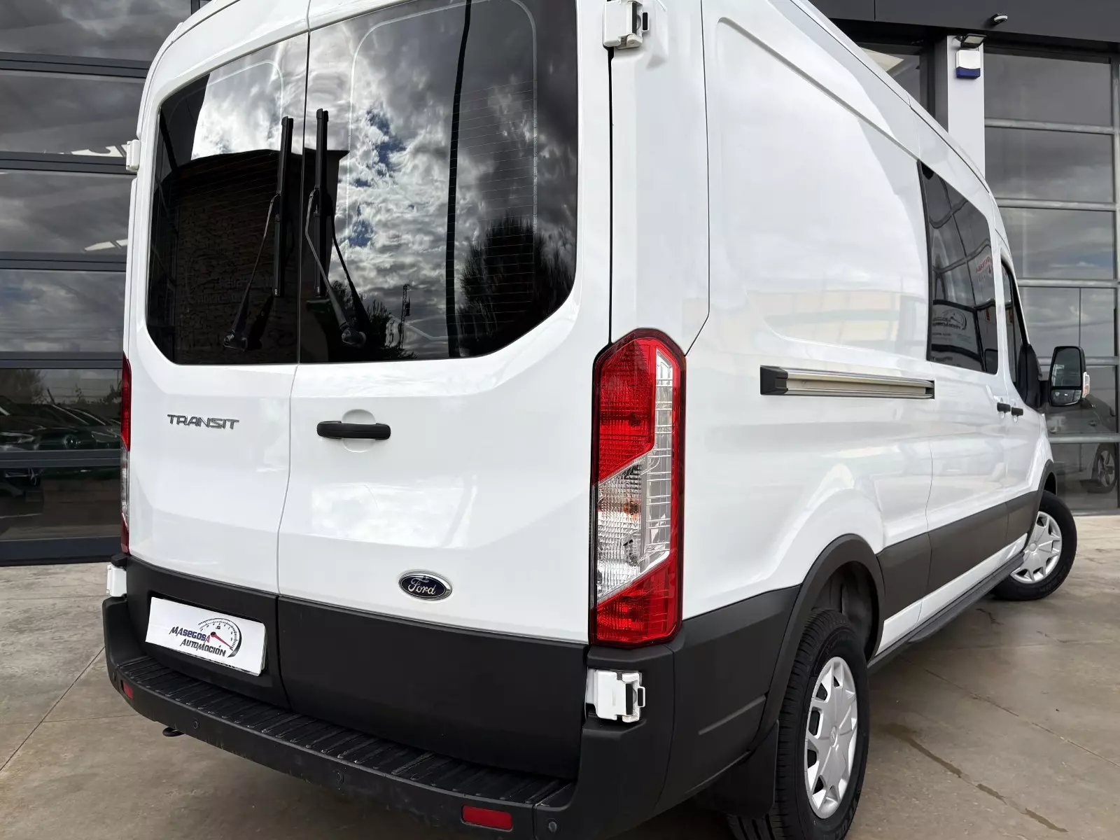 Ford  Transit 2.0 EcoBlue 130cv 350 Combi L3H2 Trend 7 Plazas 130 CV Manual