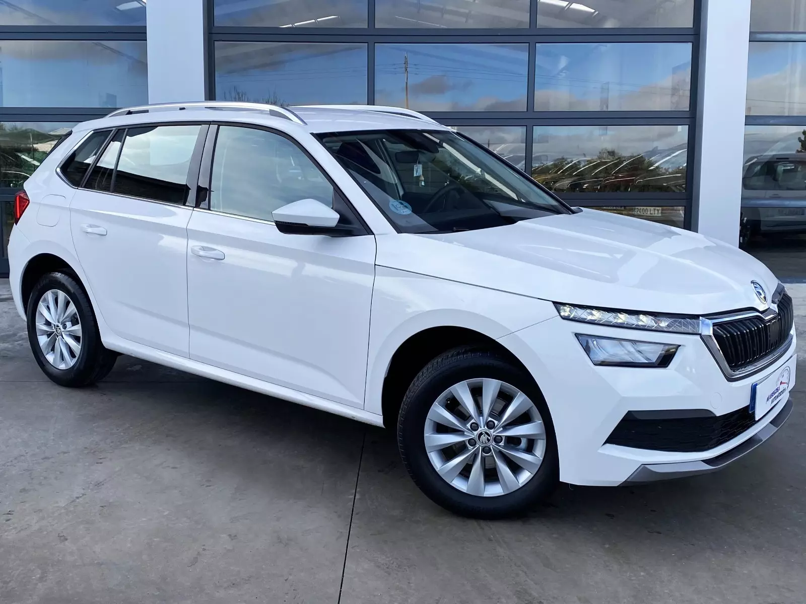 SKODA Kamiq 1.0 TSI 110cv DSG Ambition 110 CV Automático