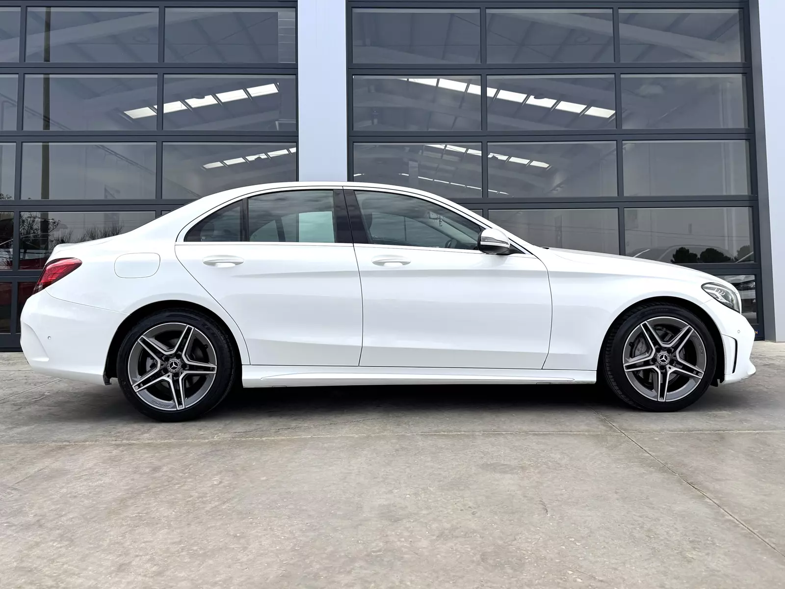 MERCEDES BENZ Clase C200 160cv 9 G-Tronic AMG  160 CV Automático