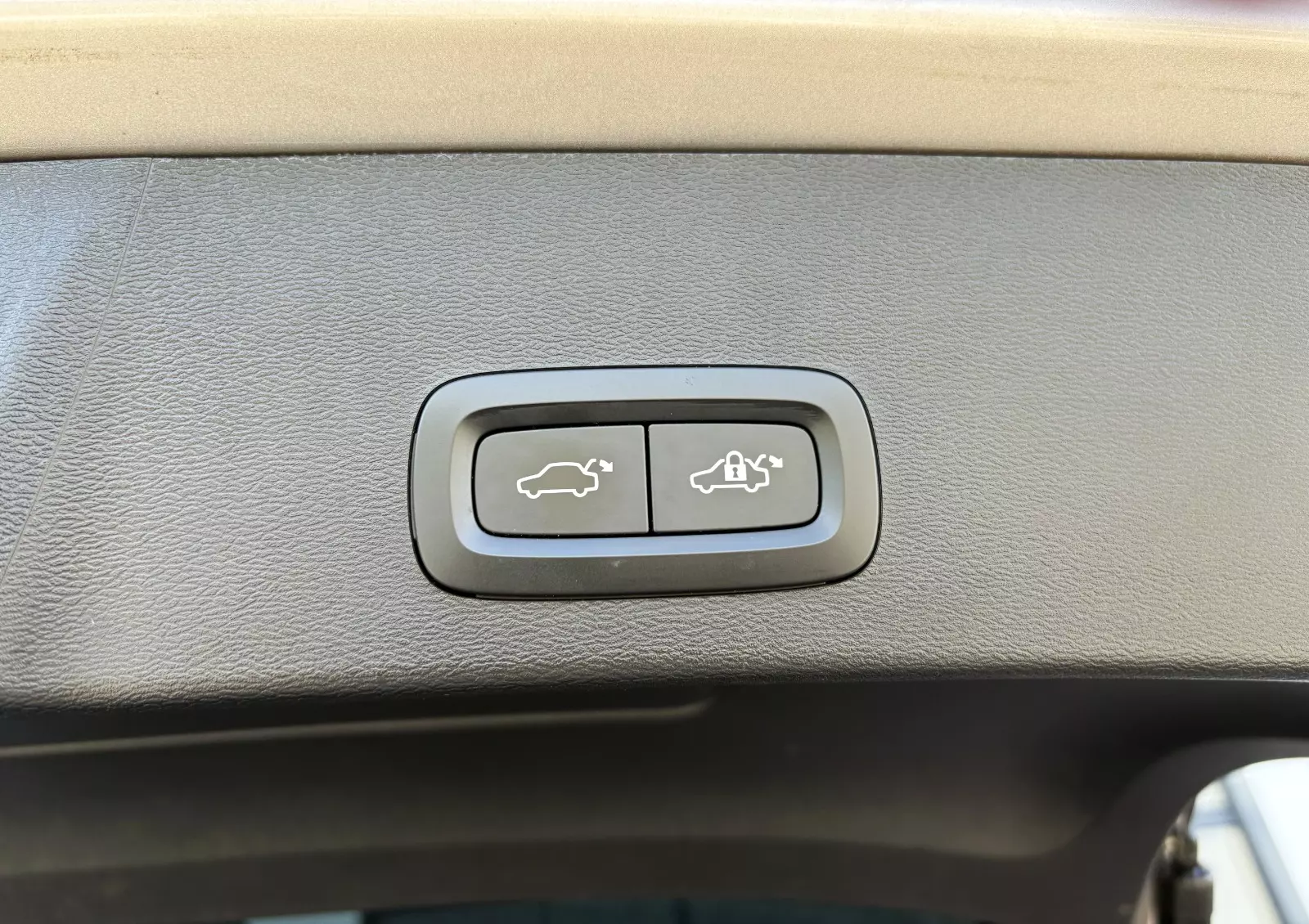 Volvo  XC40 1.5 T5 Recharge PHEV 262cv Plus Bright Auto 262 CV Automático