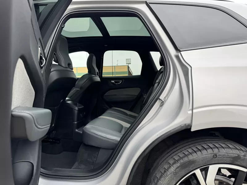 Volvo XC60 2.0 T6 AWD Recharge R-Design Auto 341 CV Automático