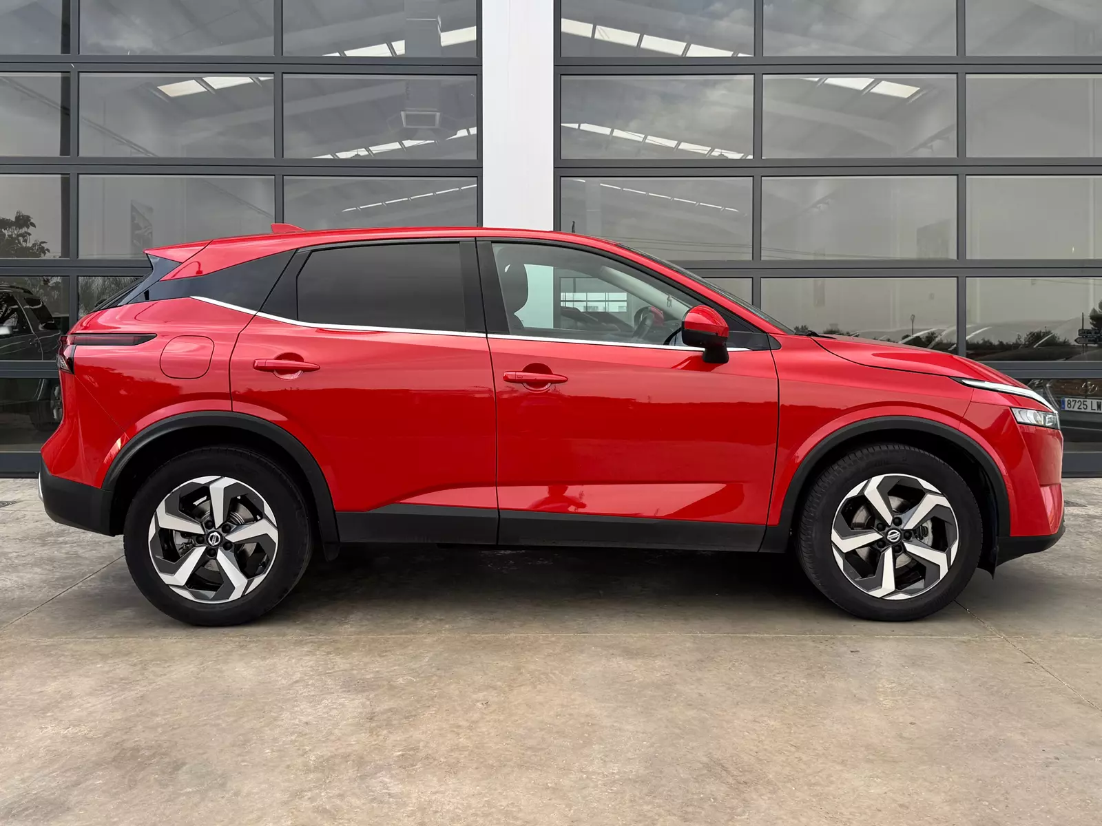 Nissan  Qashqai 1.3 DIG-T MHEV 140cv N-Connecta Hybrid 140 CV Manual