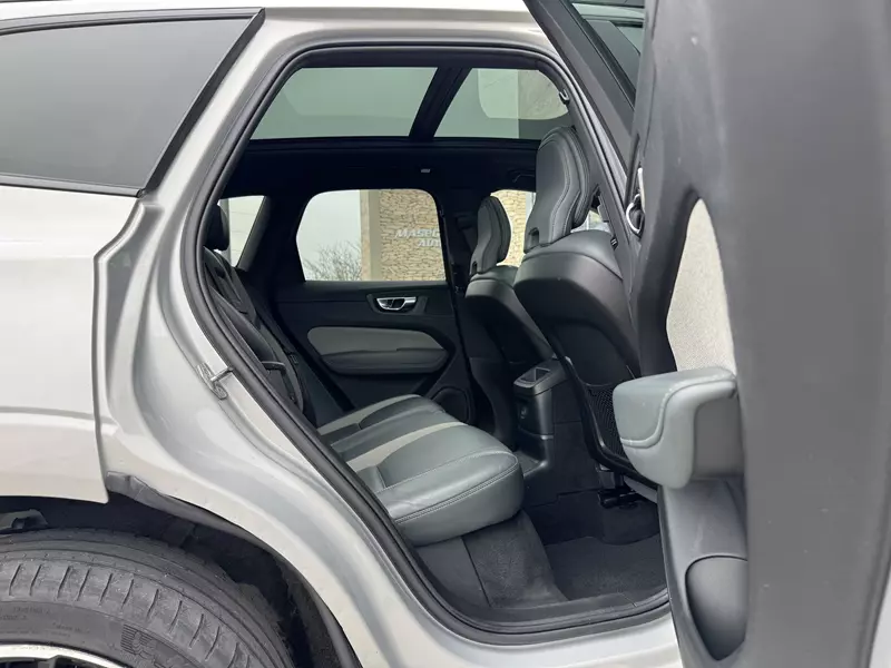 Volvo XC60 2.0 T6 AWD Recharge R-Design Auto 341 CV Automático