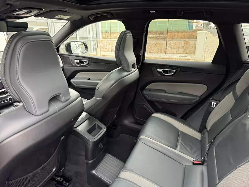 Volvo XC60 2.0 T6 AWD Recharge R-Design Auto 341 CV Automático