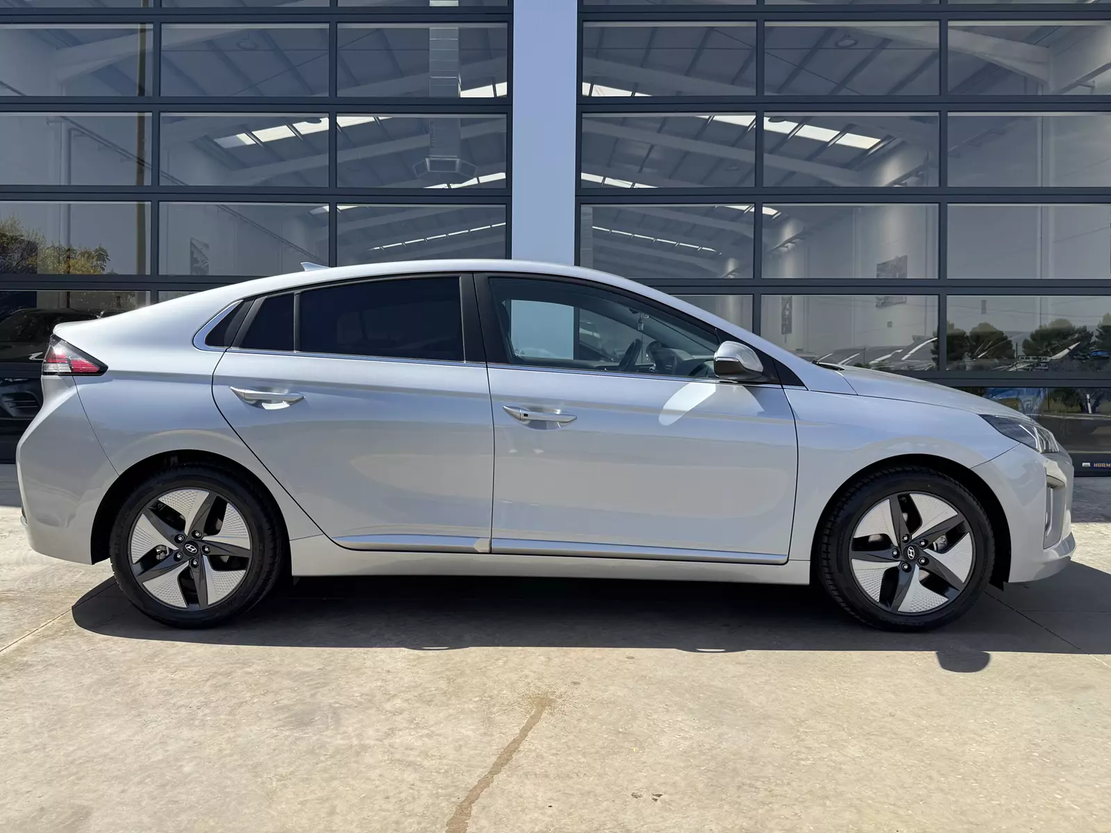 Hyundai Ioniq 1.6 GDI HEV 141cv Tecno DCT 141 CV Automático