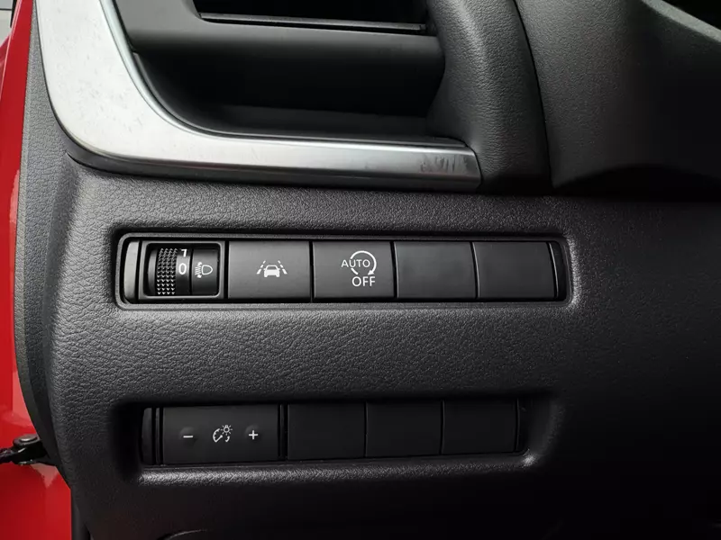 NISSAN Qashqai 1.3 DIG-T MHEV 140cv Visia Hybrid 140 CV Manual