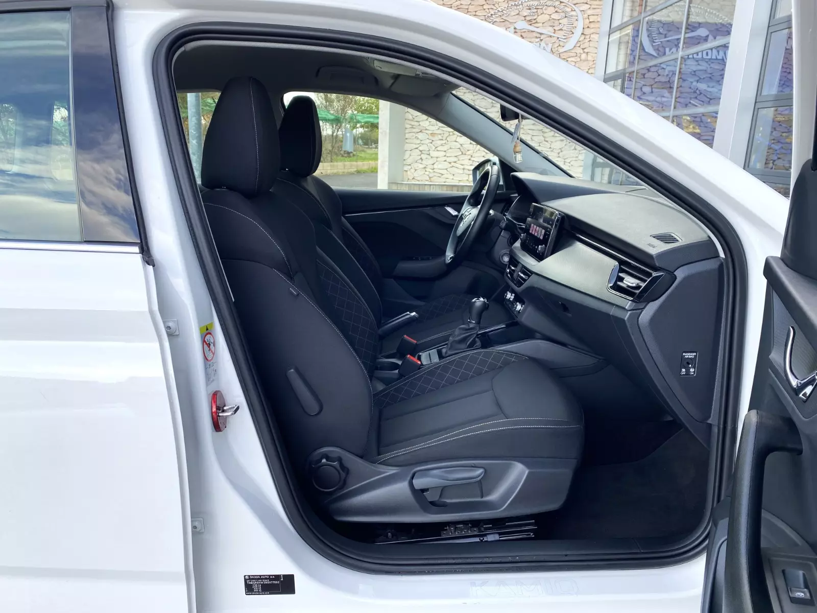 SKODA Kamiq 1.0 TSI 110cv DSG Ambition 110 CV Automático