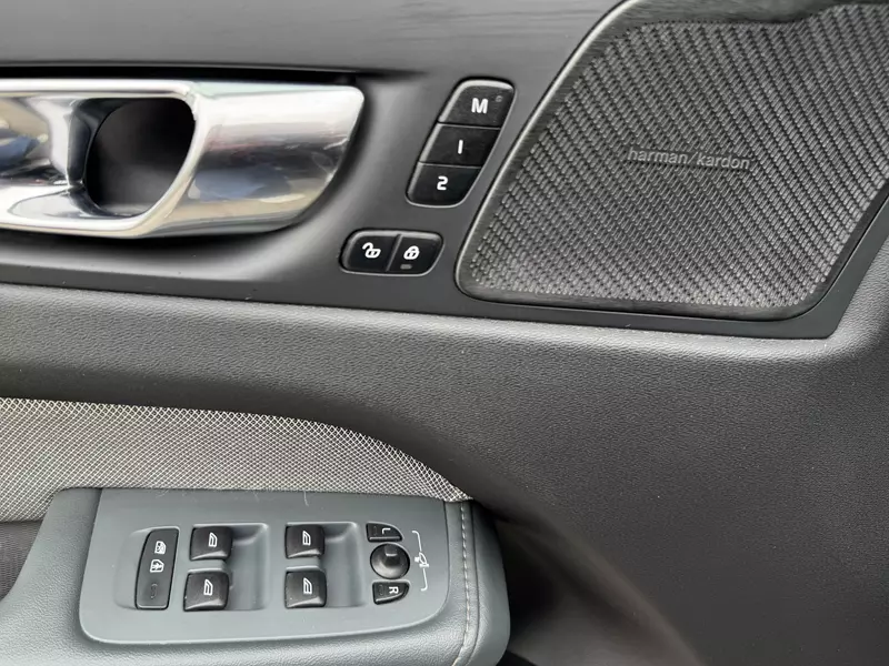 Volvo XC60 2.0 T6 AWD Recharge R-Design Auto 341 CV Automático