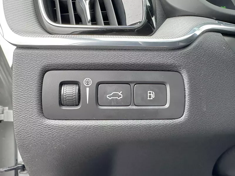 Volvo XC60 2.0 T6 AWD Recharge R-Design Auto 341 CV Automático