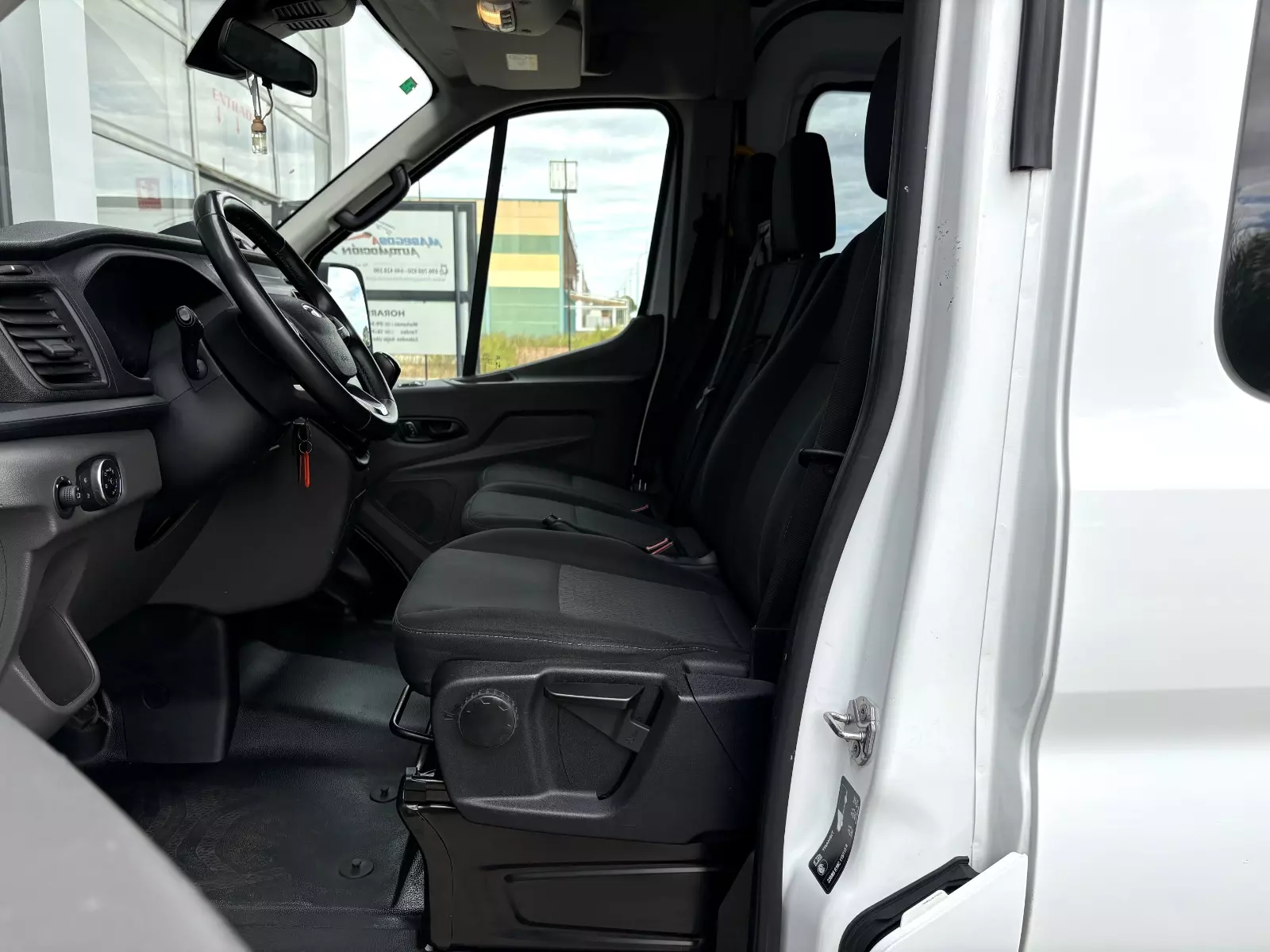 Ford  Transit 2.0 EcoBlue 130cv 350 Combi L3H2 Trend 7 Plazas 130 CV Manual