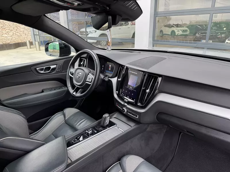 Volvo XC60 2.0 T6 AWD Recharge R-Design Auto 341 CV Automático