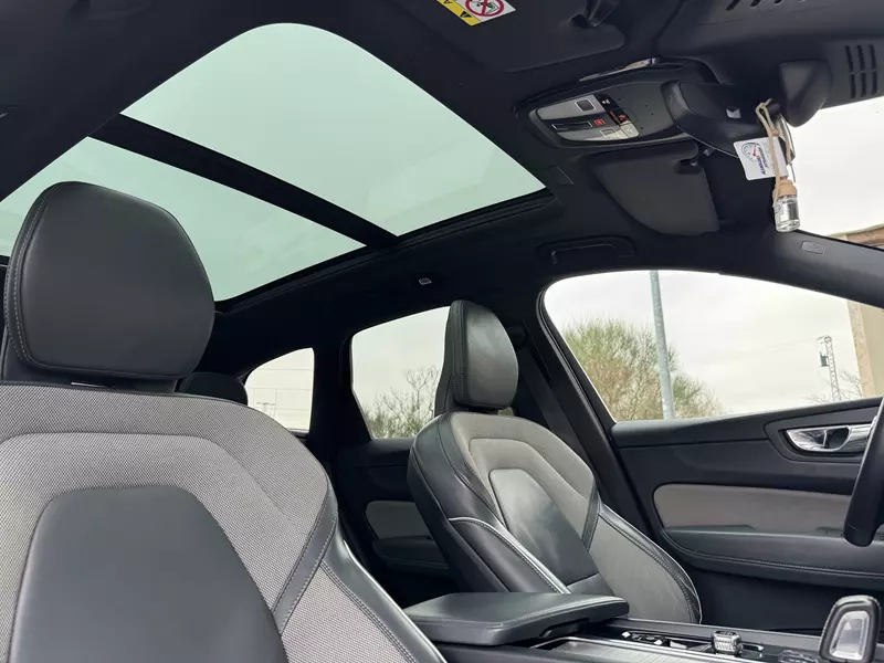 Volvo XC60 2.0 T6 AWD Recharge R-Design Auto 341 CV Automático