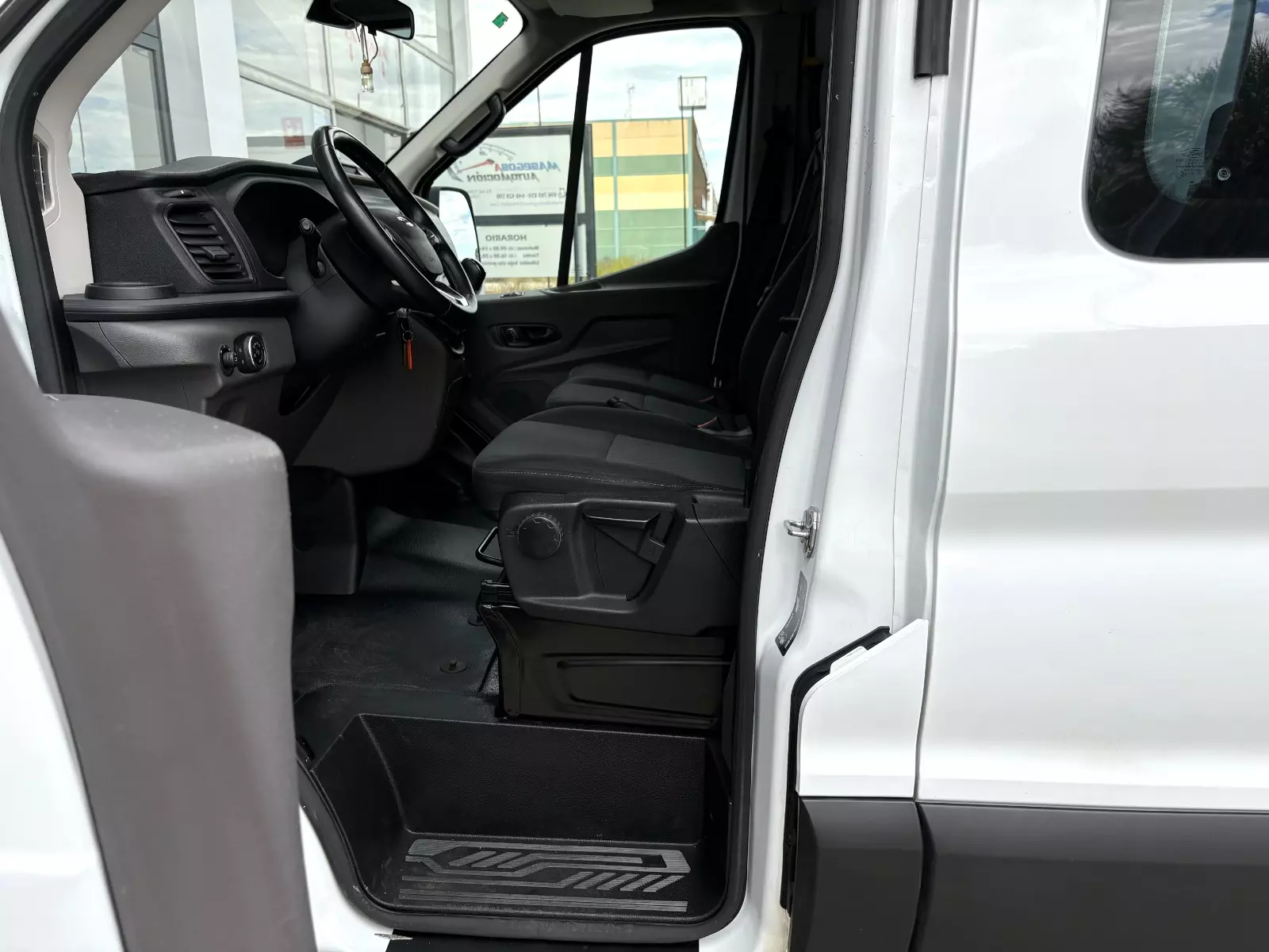 Ford  Transit 2.0 EcoBlue 130cv 350 Combi L3H2 Trend 7 Plazas 130 CV Manual