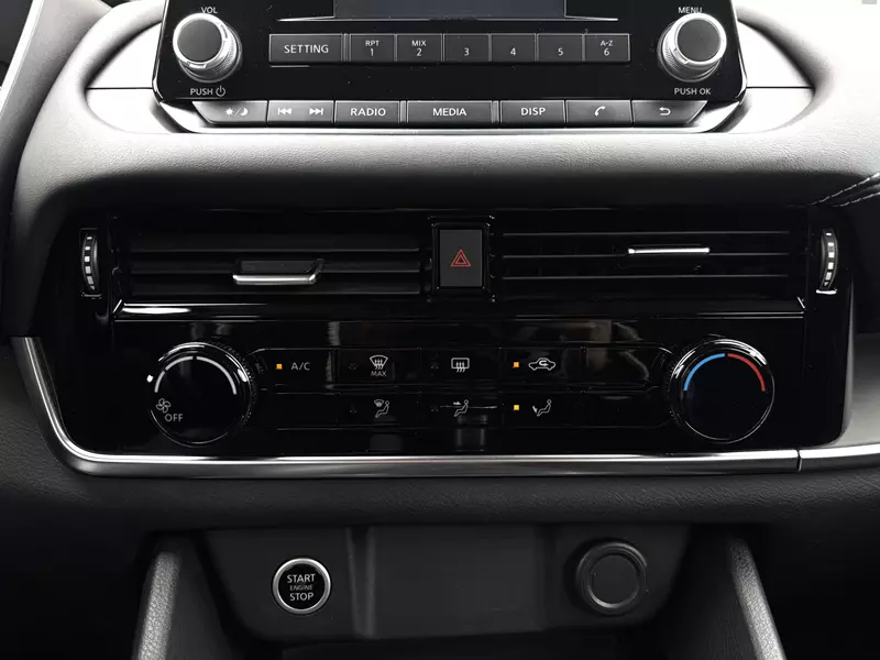 NISSAN Qashqai 1.3 DIG-T MHEV 140cv Visia Hybrid 140 CV Manual