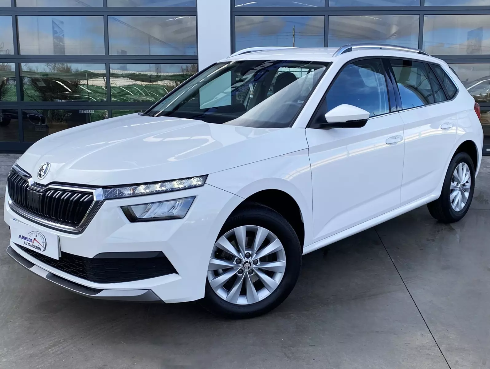 SKODA Kamiq 1.0 TSI 110cv DSG Ambition 110 CV Automático