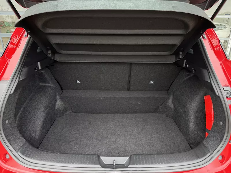 NISSAN Qashqai 1.3 DIG-T MHEV 140cv Visia Hybrid 140 CV Manual