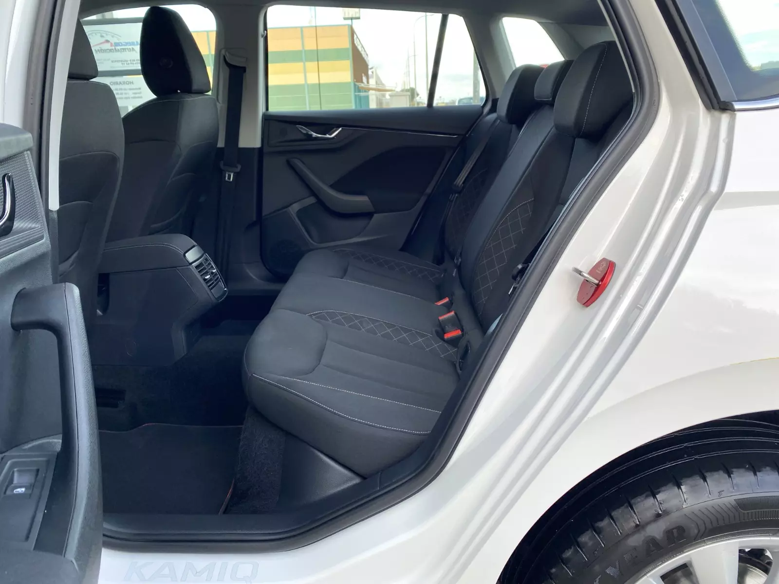SKODA Kamiq 1.0 TSI 110cv DSG Ambition 110 CV Automático