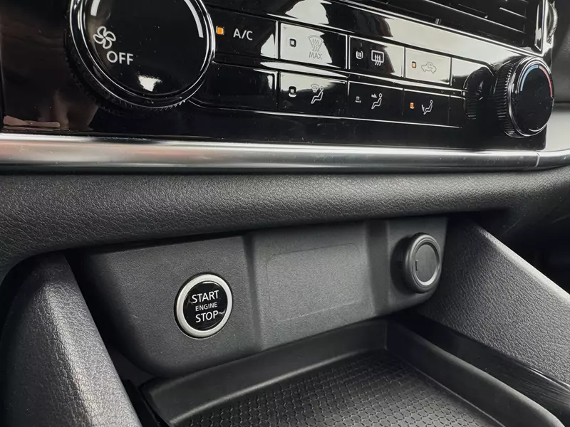 NISSAN Qashqai 1.3 DIG-T MHEV 140cv Visia Hybrid 140 CV Manual