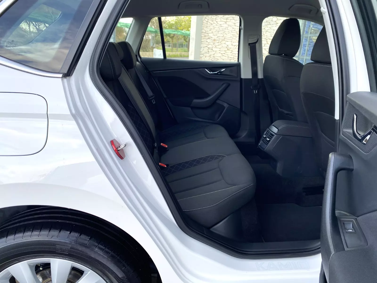 SKODA Kamiq 1.0 TSI 110cv DSG Ambition 110 CV Automático