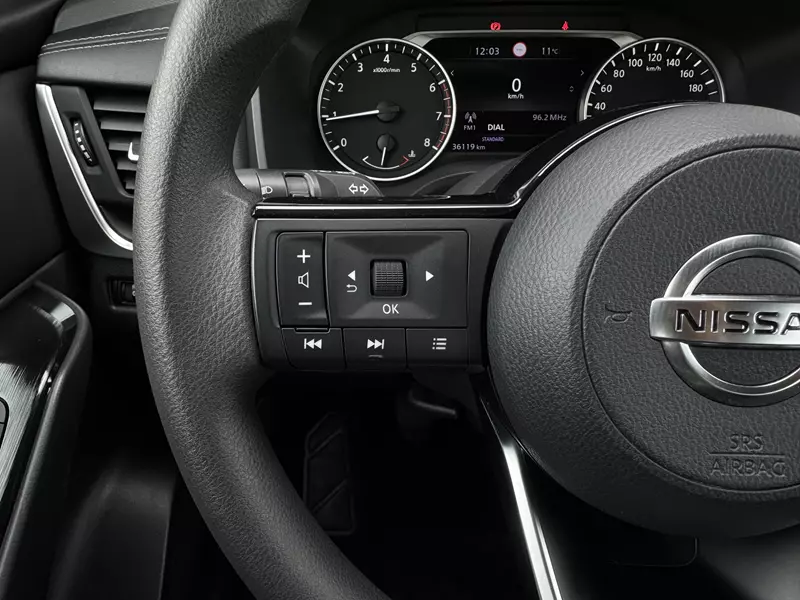 NISSAN Qashqai 1.3 DIG-T MHEV 140cv Visia Hybrid 140 CV Manual