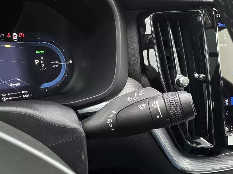 Volvo XC60 2.0 T6 AWD Recharge R-Design Auto 341 CV Automático