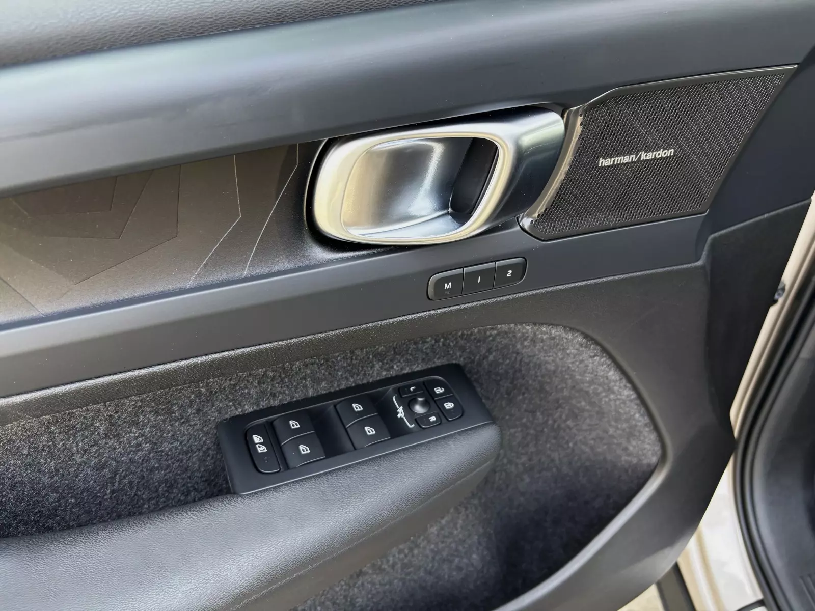 Volvo  XC40 1.5 T5 Recharge PHEV 262cv Plus Bright Auto 262 CV Automático