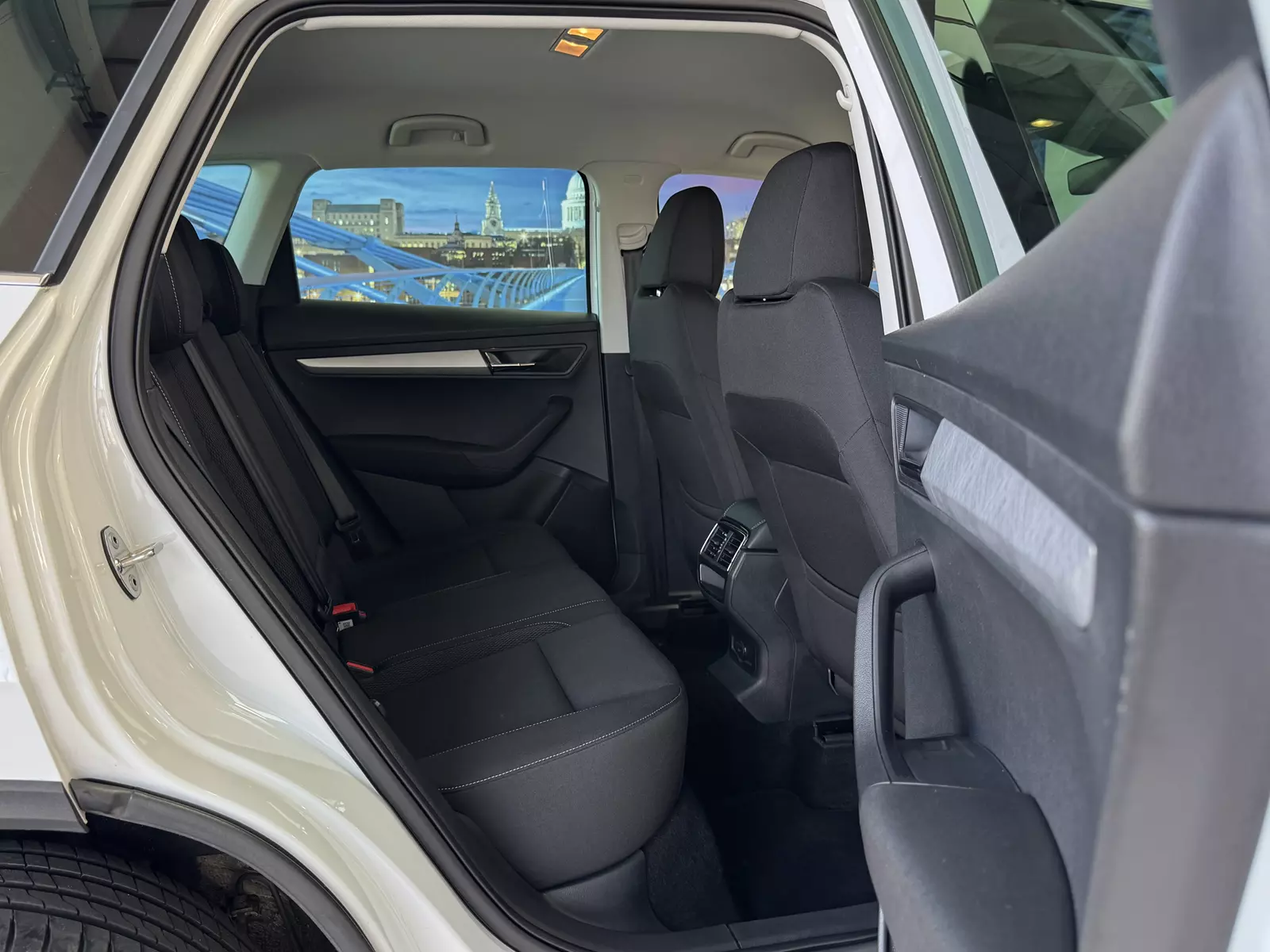 Skoda Karoq 1.5 TSI 150Cv DSG Ambition 150 CV Automático