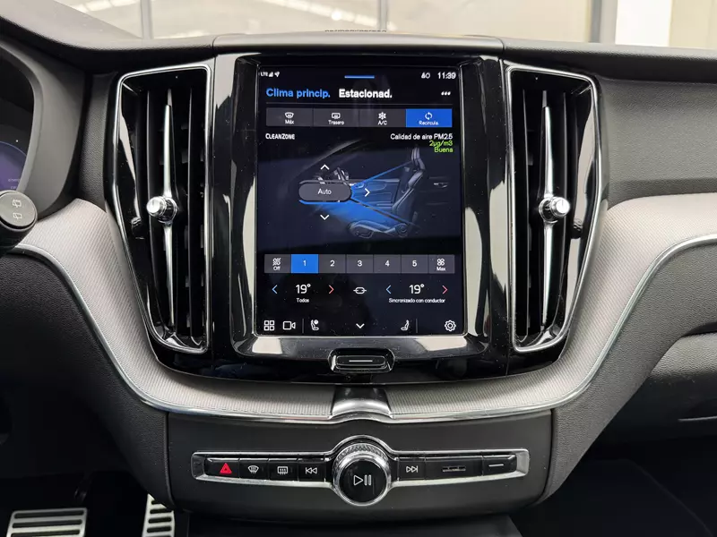 Volvo XC60 2.0 T6 AWD Recharge R-Design Auto 341 CV Automático