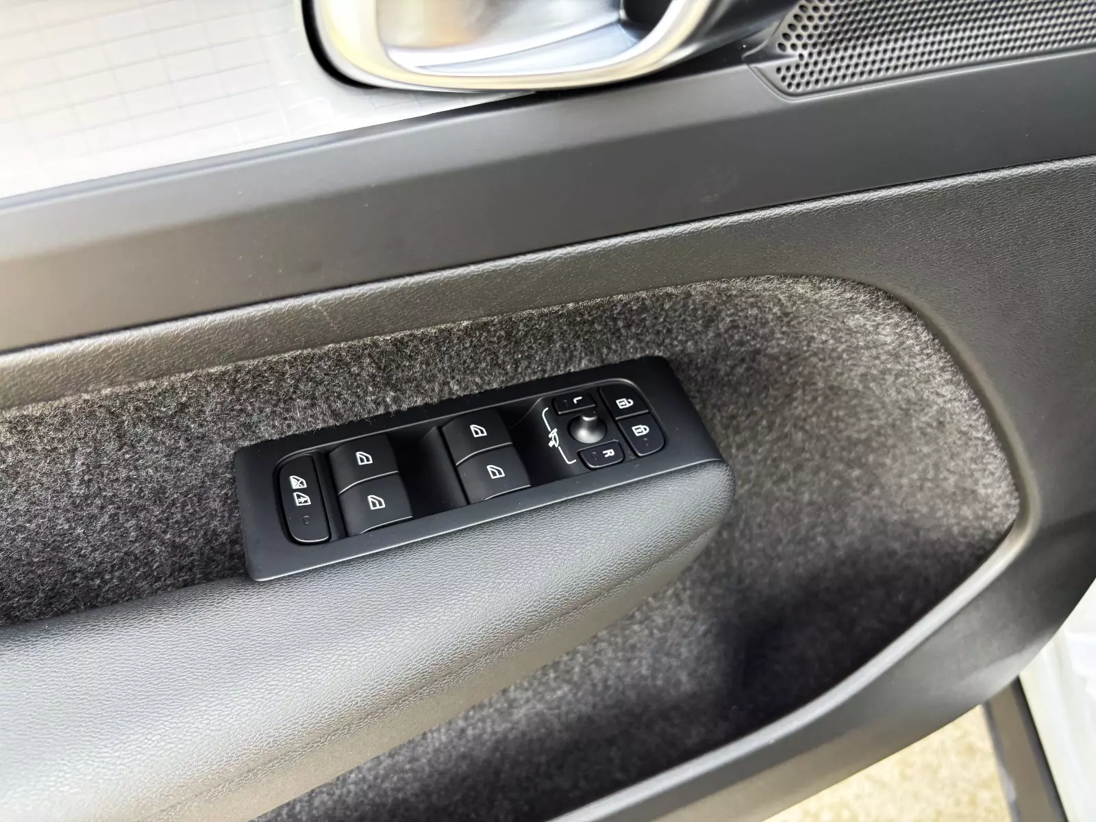Volvo  XC40 1.5 T4 Recharge PHEV 210cv Core Auto  210 CV Automático