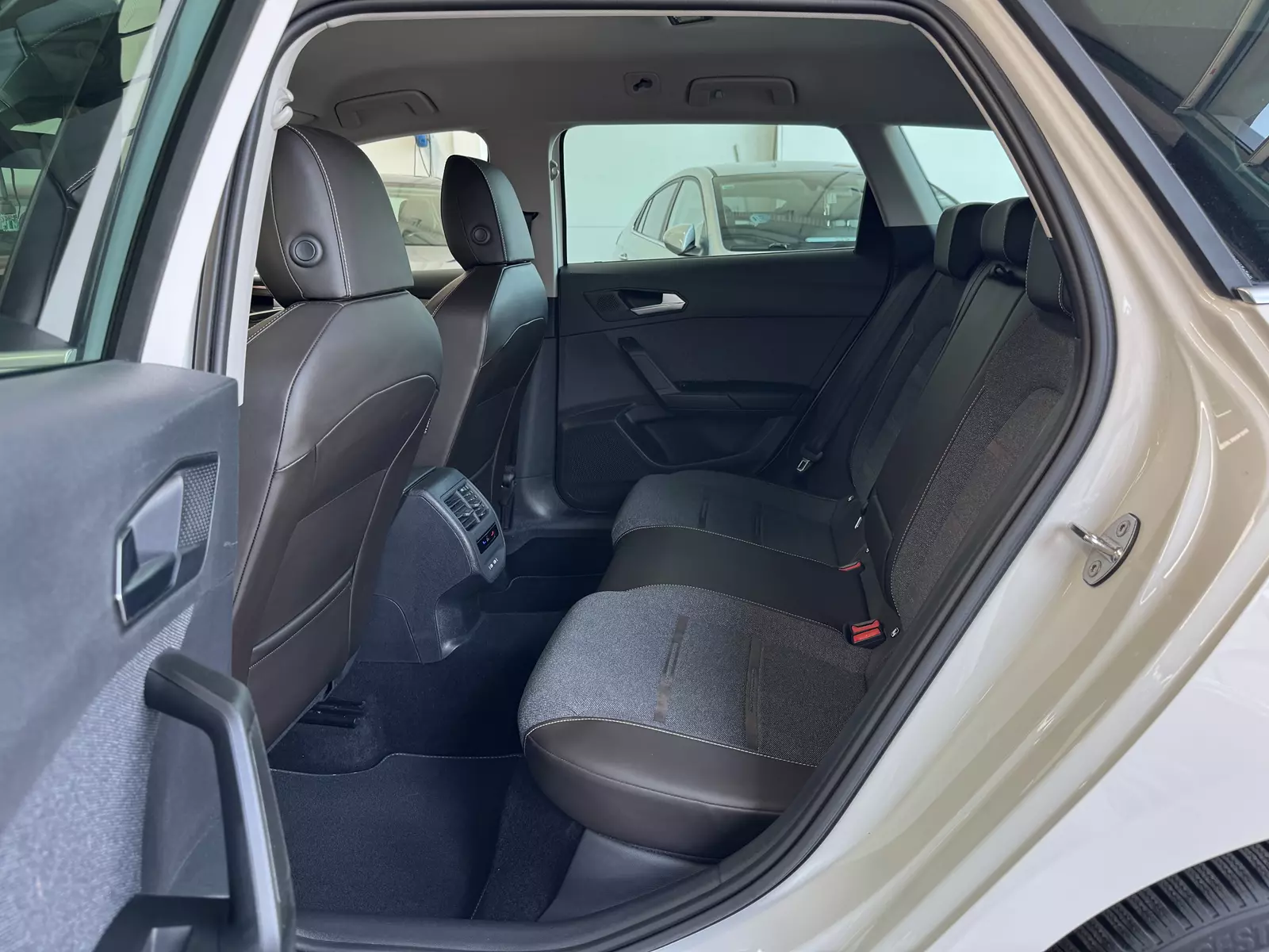 Seat León Sportstourer 1.4 e-Hybrid 204 CV DSG Xcellence Go L 204 CV Automático