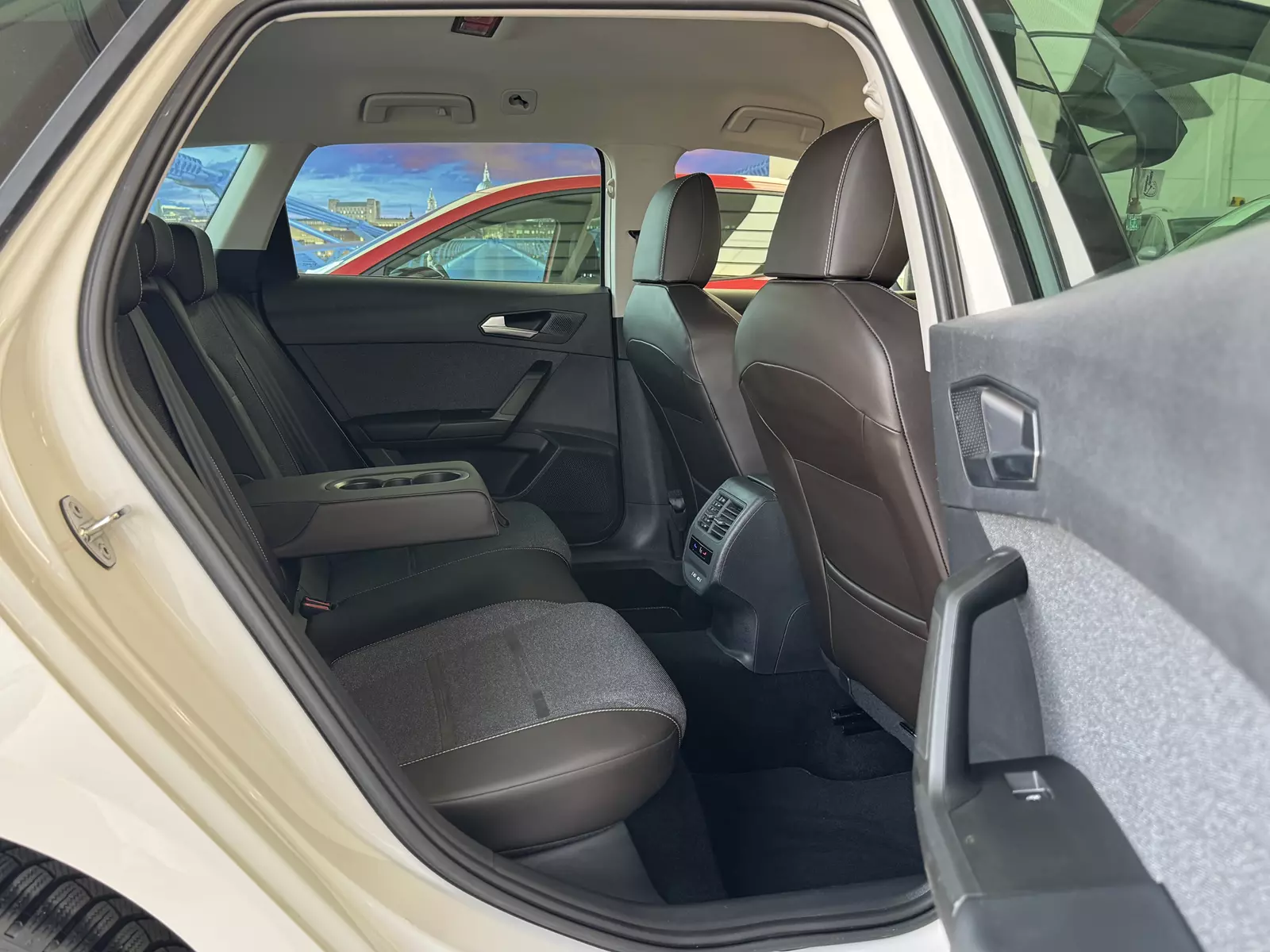 Seat León Sportstourer 1.4 e-Hybrid 204 CV DSG Xcellence Go L 204 CV Automático