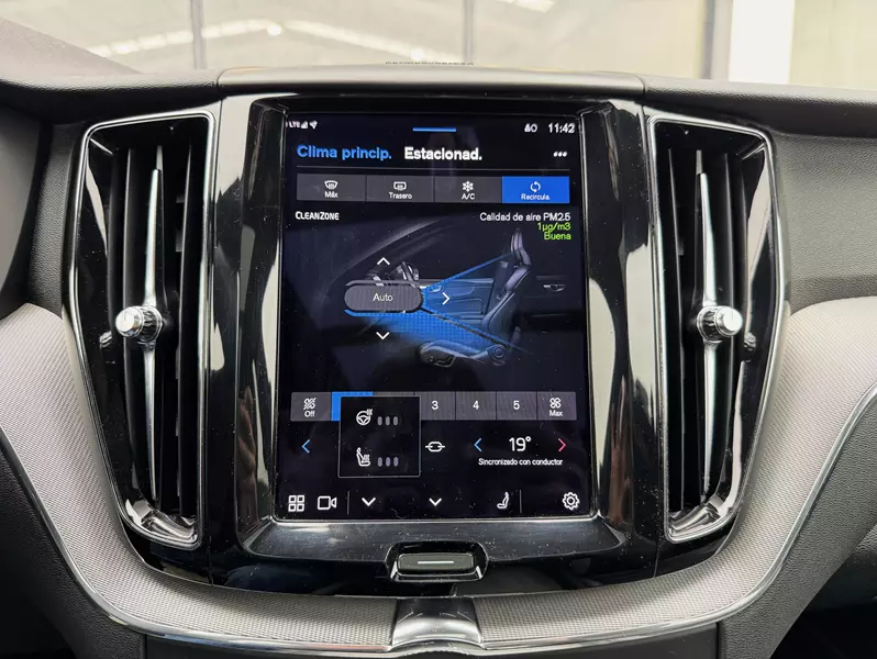 Volvo XC60 2.0 T6 AWD Recharge R-Design Auto 341 CV Automático