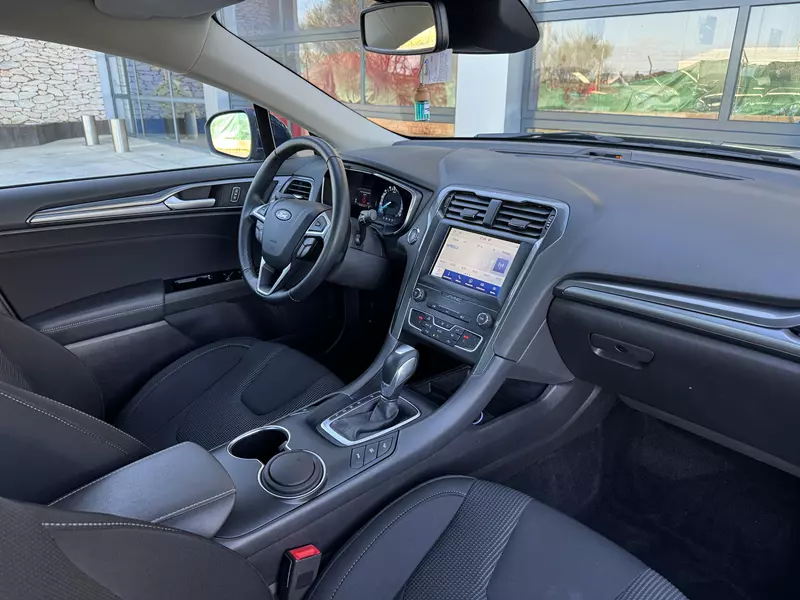 Ford Mondeo 2.0 Titanium 187Cv HEV AT Hybrid  187 CV Automático