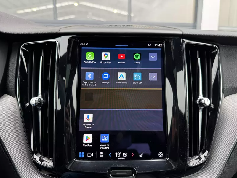 Volvo XC60 2.0 T6 AWD Recharge R-Design Auto 341 CV Automático