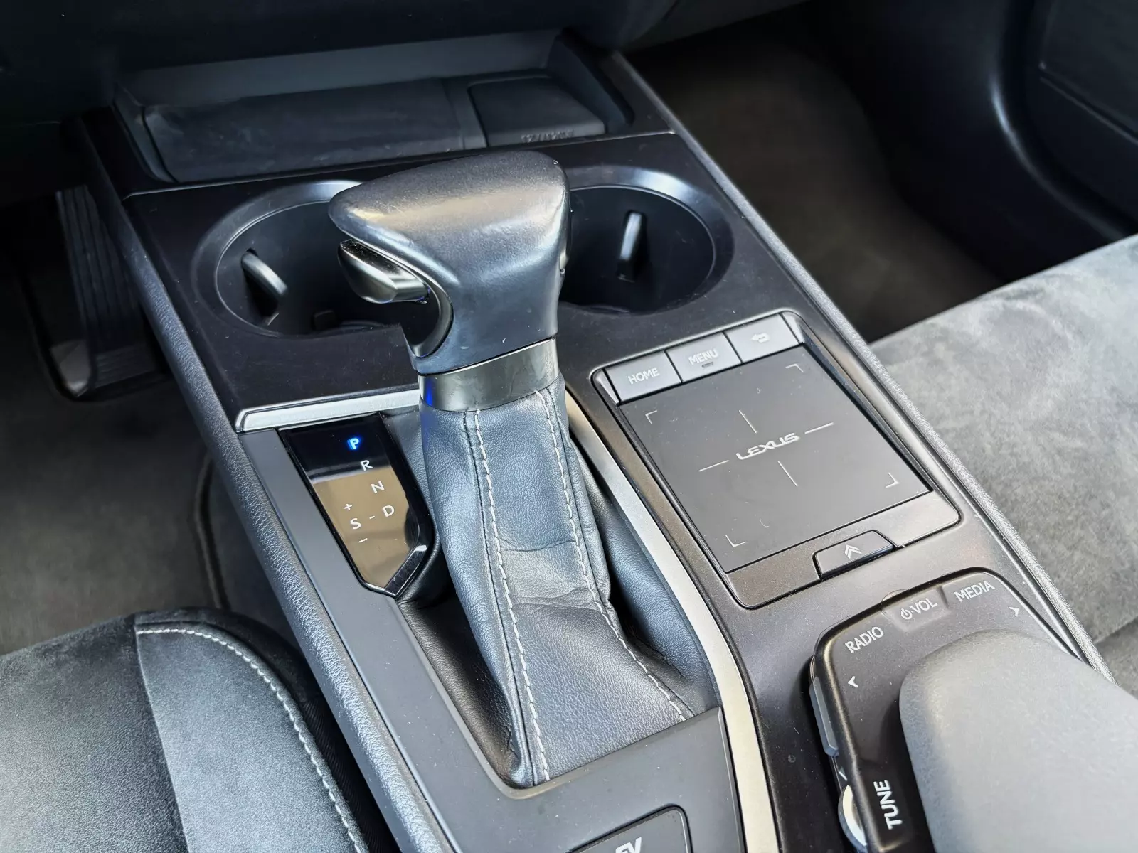 Lexus  UX 250h 2.0 Business 184cv Hybrid 184 CV Automático