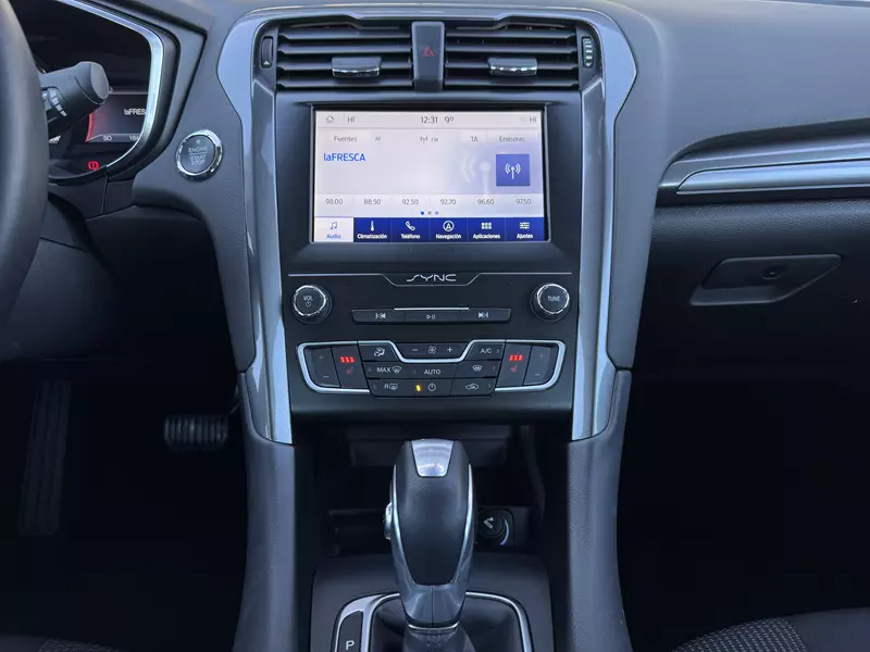 Ford Mondeo 2.0 Titanium 187Cv HEV AT Hybrid  187 CV Automático