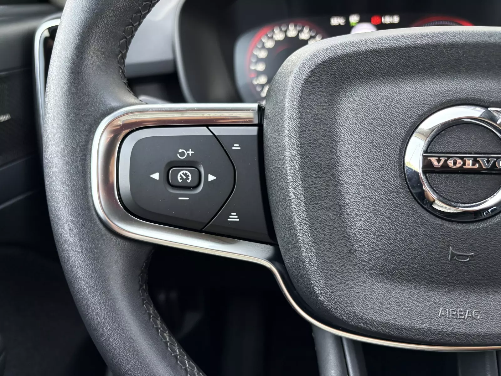Volvo  XC40 1.5 T5 Recharge PHEV 262cv Plus Bright Auto 262 CV Automático