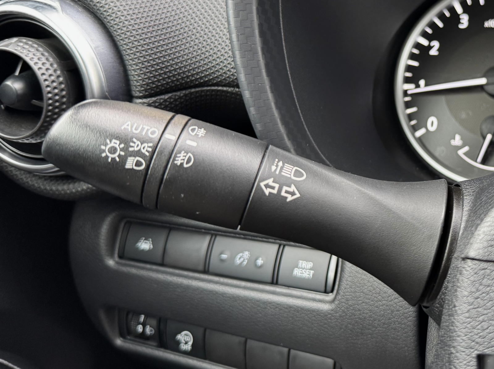 NISSAN Juke 1.0 DIG-T 114CV Acenta 114 CV Manual