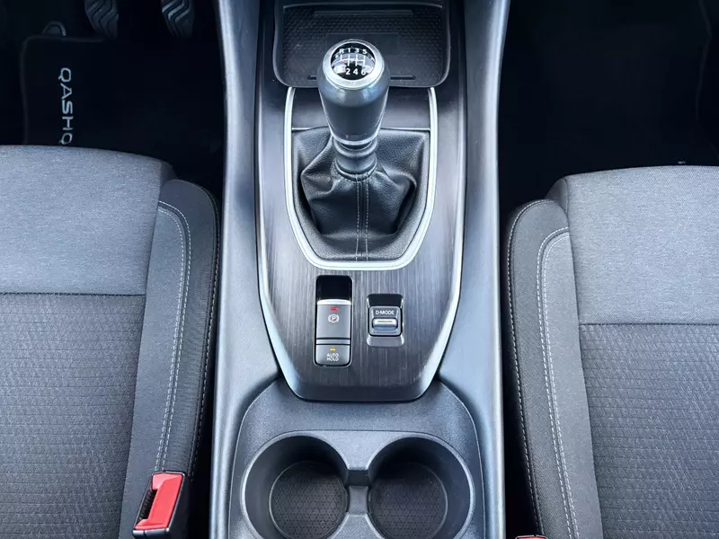 Nissan Qashqai DIG-T 1.3 140cv mHEV N-Connecta 140 CV Manual