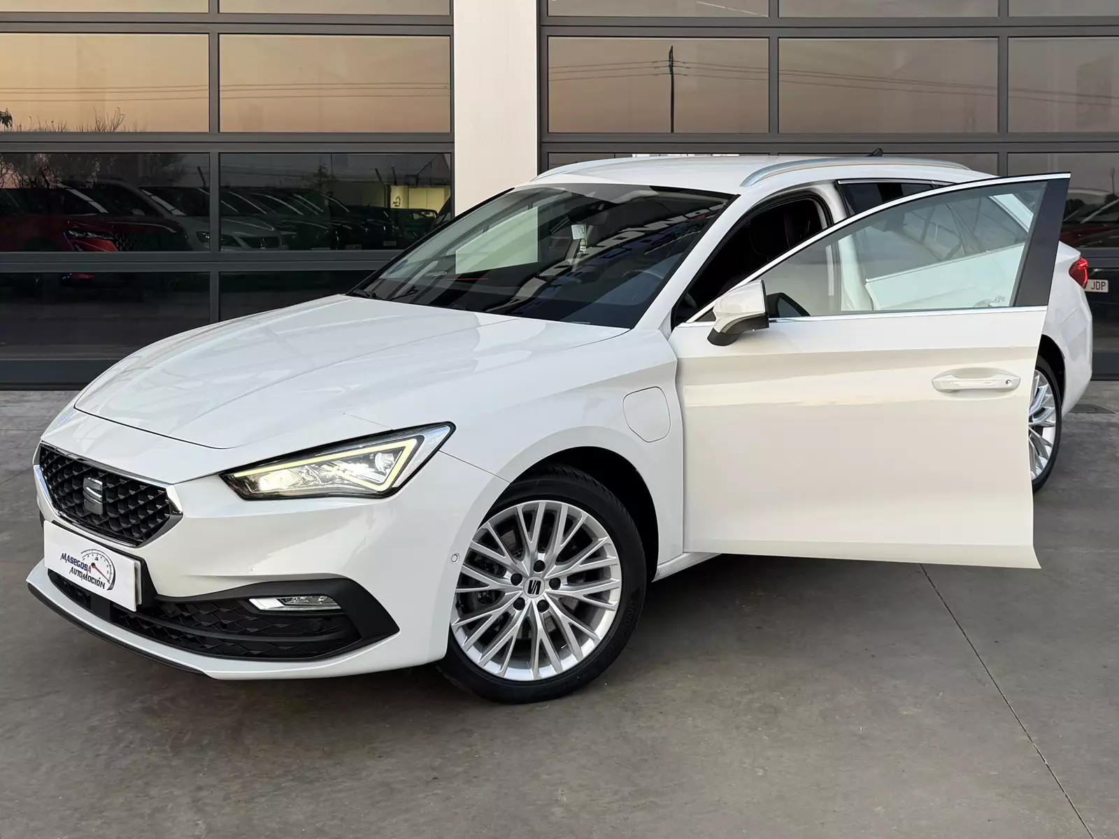 Seat León Sportstourer 1.4 e-Hybrid 204 CV DSG Xcellence Go L 204 CV Automático