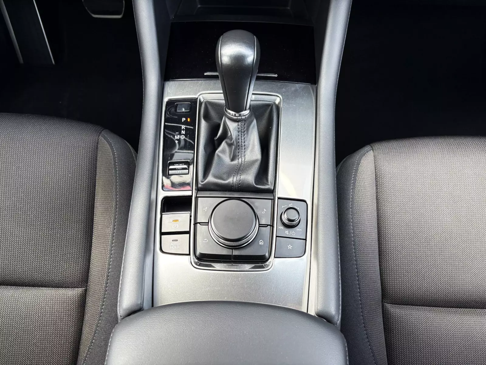 Mazda 3 Zenith Skyactive-G 2.0 122cv AUTO 122 CV Automático