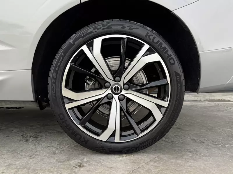 Volvo XC60 2.0 T6 AWD Recharge R-Design Auto 341 CV Automático